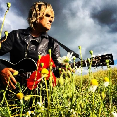 Mike Peters - Interview