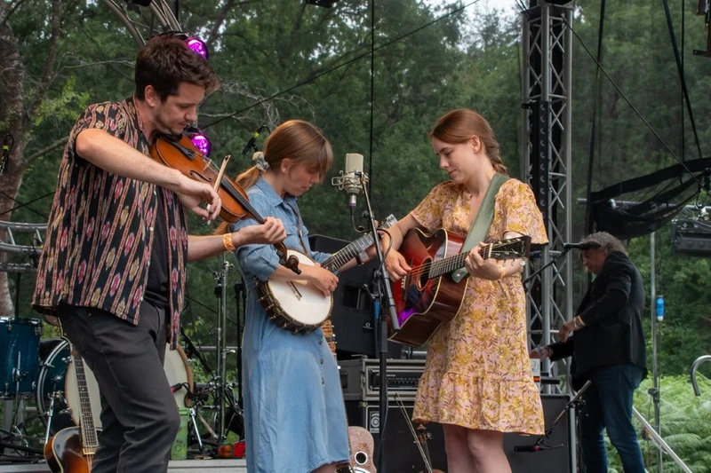 Folk in a Field - Photoscapes 1