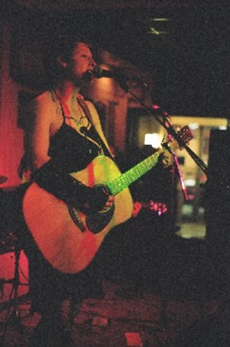 Denise James - Dominion Tavern, Ottawa, 30/10/2004